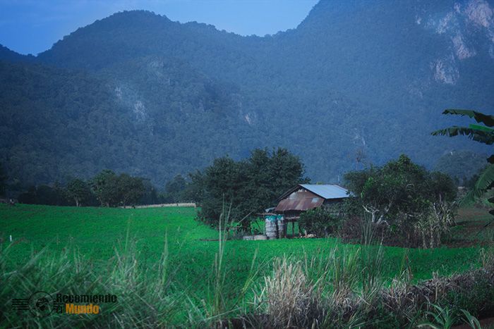 vistas-carretera-rural-chiang-dao Chiang Mai fuera de rutas turísticas