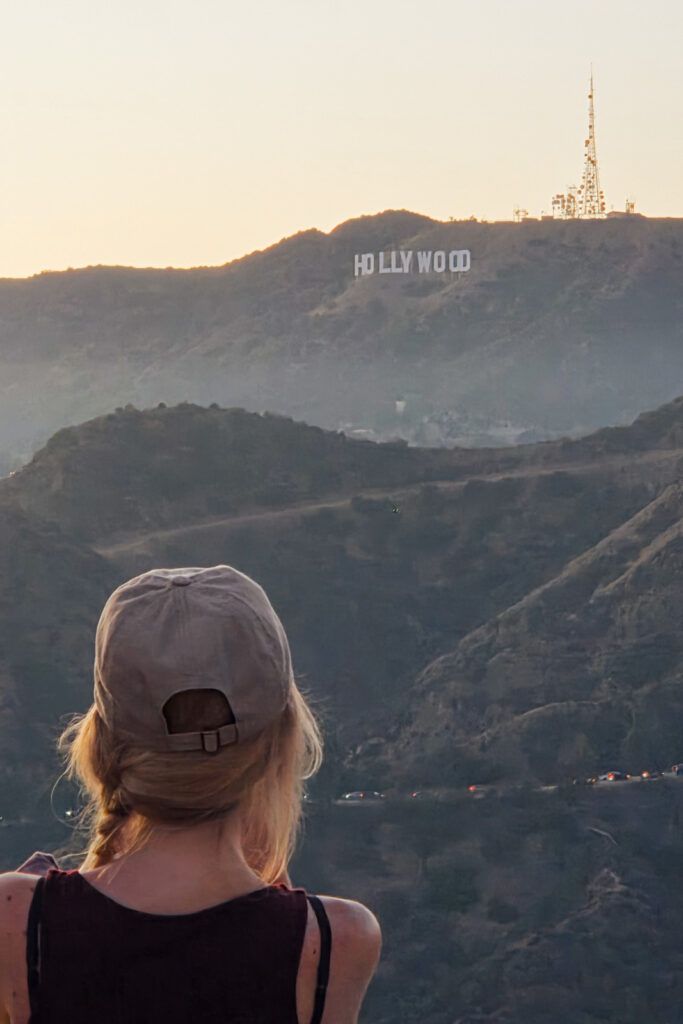 Vistas al famoso cartel de Hollywood, en Los Ángeles