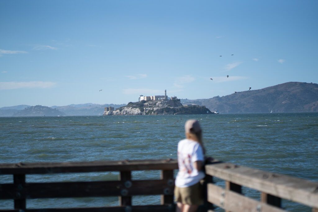 Vista de la isla de Alcatraz desde San Francisco, primer día del road trip por la Highway 1