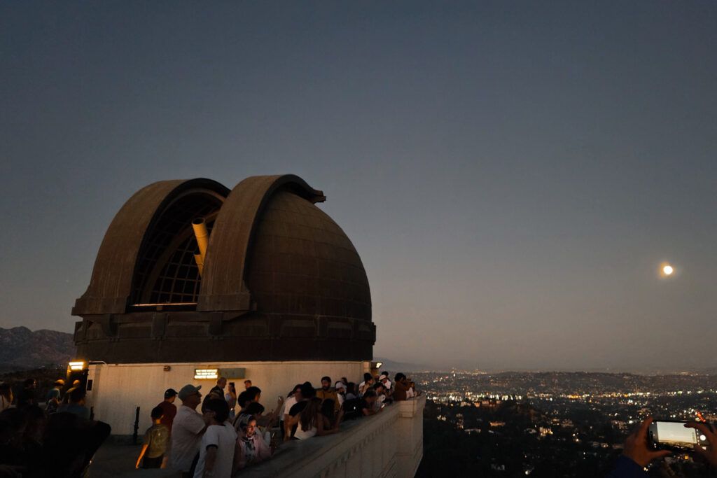 Anochece en el observatorio Griffith, Los Ángeles, el final de nuestra ruta por la Highway 1